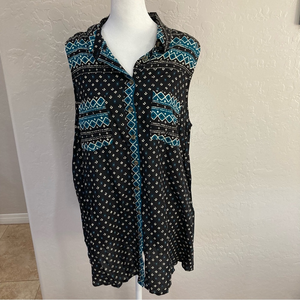 Akemi + Kin Anthropology Black Teal Geo Print Sleeveless Top Size L